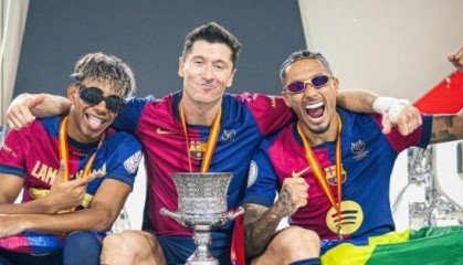 巴萨总结：弗利克缔造奇迹缔造完美