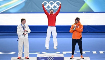 yl23455永利平台-虎口拔牙！速滑男子1500米宁忠岩破奥运纪录摘金